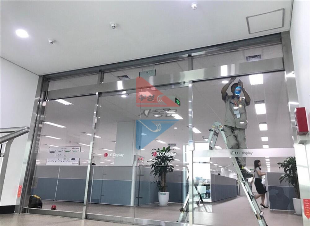 1 Cửa tự động CORTECH